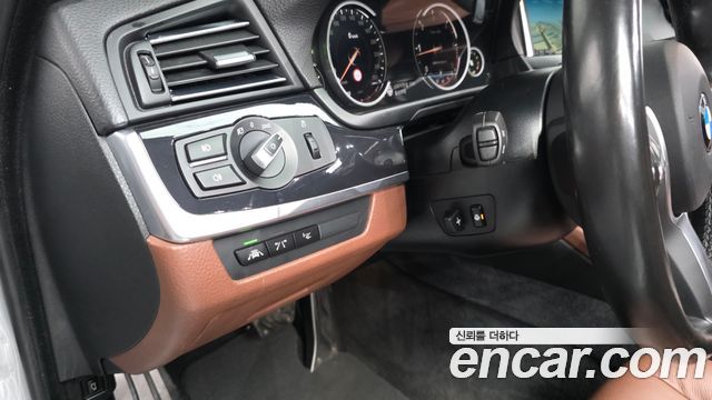 BMW 5 Series (F10) 520d xDrive M Aero Dynamic 2016 — фото 16