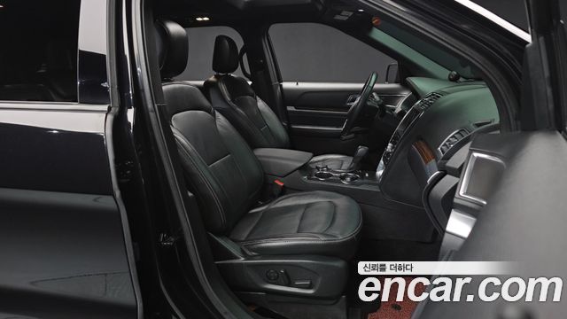 Ford Explorer 2.3 Limited 4WD 5th 2019 — фото 11
