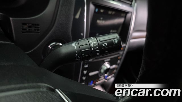Ford Explorer 2.3 Limited 4WD 5th 2019 — фото 19