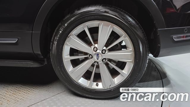 Ford Explorer 2.3 Limited 4WD 5th 2019 — фото 21