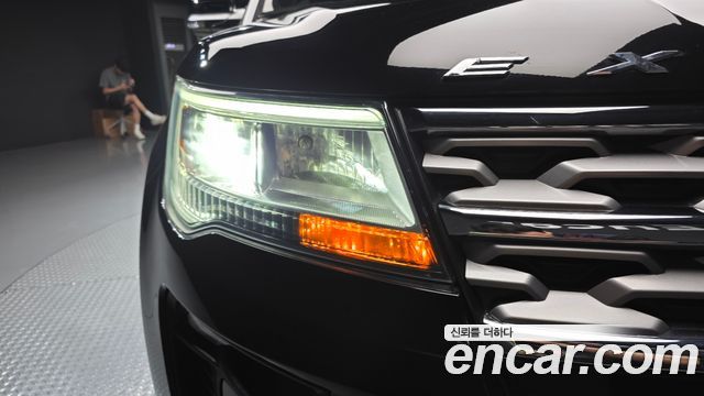 Ford Explorer 2.3 Limited 4WD 5th 2019 — фото 22