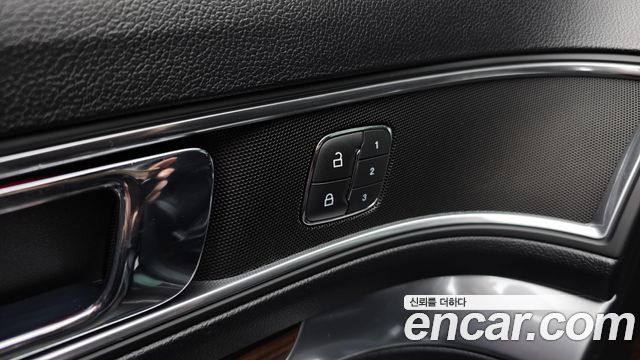 Ford Explorer 2.3 Limited 4WD 5th 2019 — фото 28