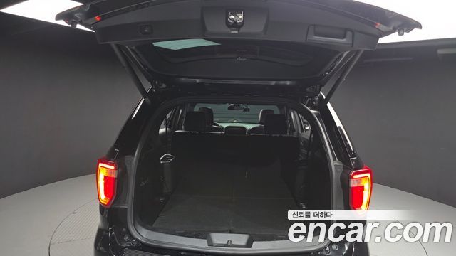 Ford Explorer 2.3 Limited 4WD 5th 2019 — фото 30