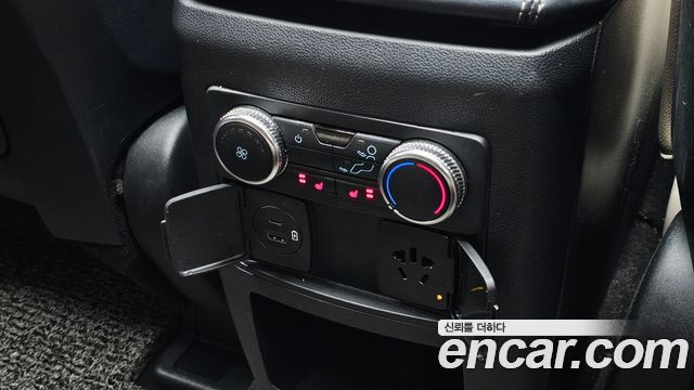 Ford Explorer (VI) 2.3 LimIted 4WD 2020 — фото 17