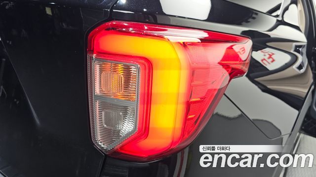 Ford Explorer (VI) 2.3 LimIted 4WD 2020 — фото 23