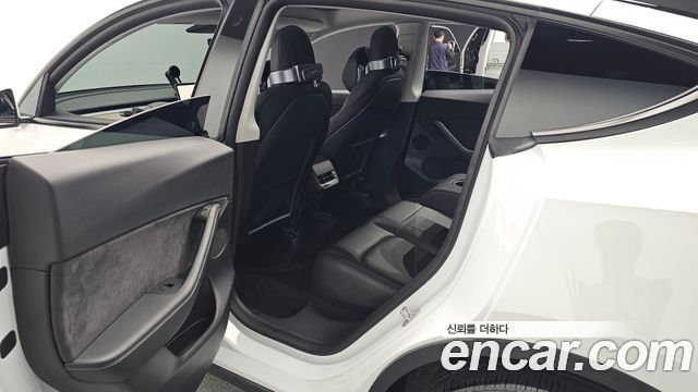 Tesla Model Y Standard Range RWD 2021 — фото 12