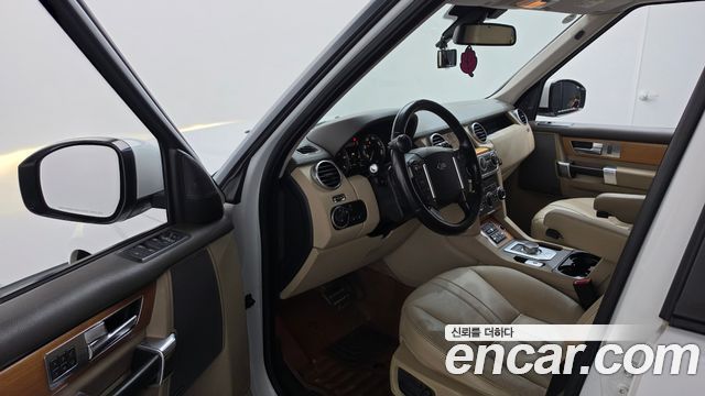 Land Rover Discovery 4 3.0 SDV6 SE 2015 — фото 10