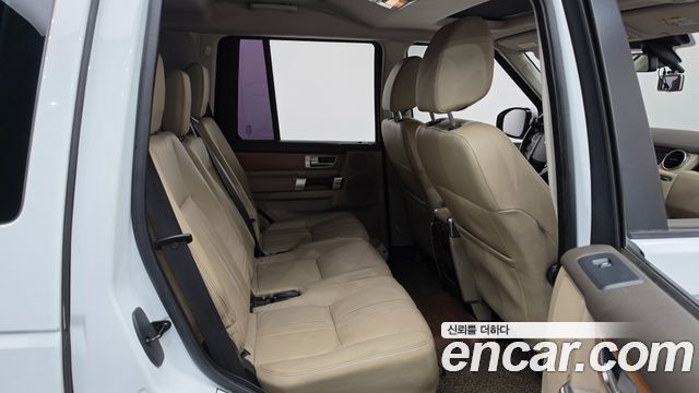 Land Rover Discovery 4 3.0 SDV6 SE 2015 — фото 15