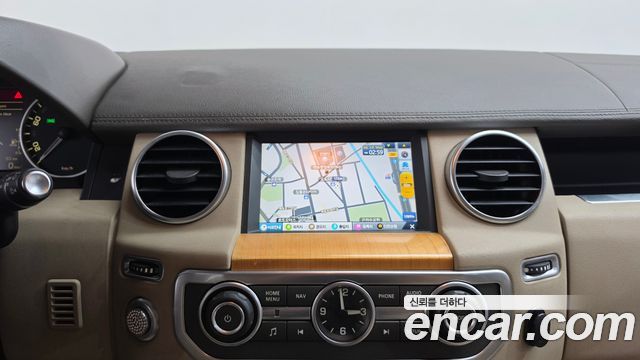 Land Rover Discovery 4 3.0 SDV6 SE 2015 — фото 16
