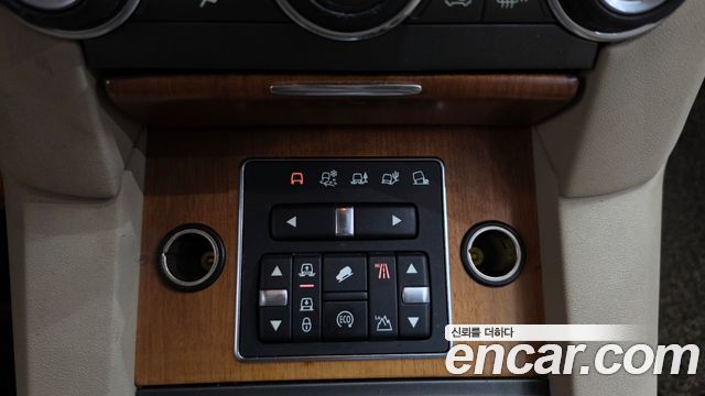 Land Rover Discovery 4 3.0 SDV6 SE 2015 — фото 22