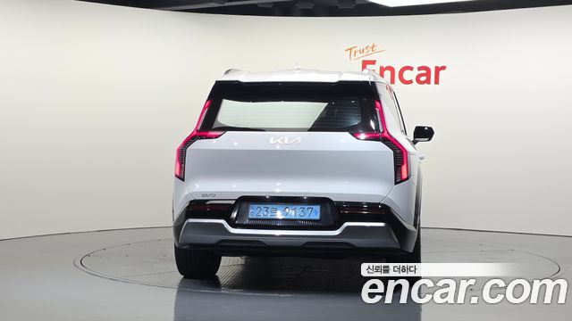 Kia EV9 Long Range 4WD Earth 2024 — фото 4