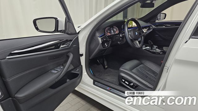 BMW 5 Series (G30) 530i M Sport Package 2023 — фото 10