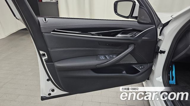 BMW 5 Series (G30) 530i M Sport Package 2023 — фото 24
