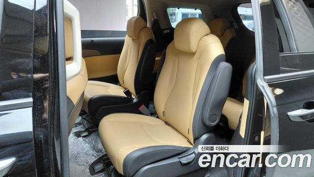 Kia Carnival (IV) Gasoline 9-Seater Signature 2023 — фото 12