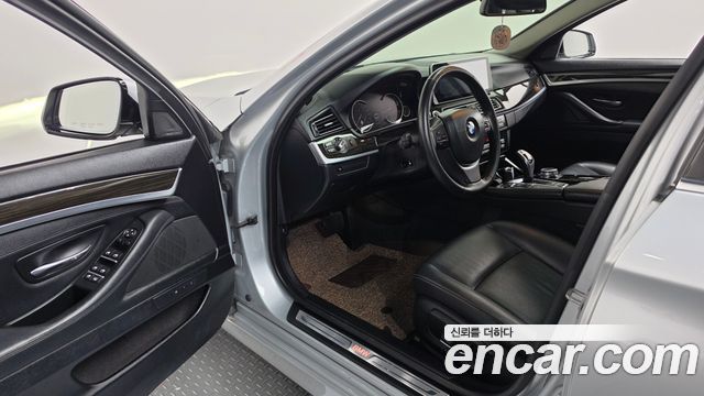 BMW 5 Series (F10) 528i xDrive Luxury 2015 — фото 10