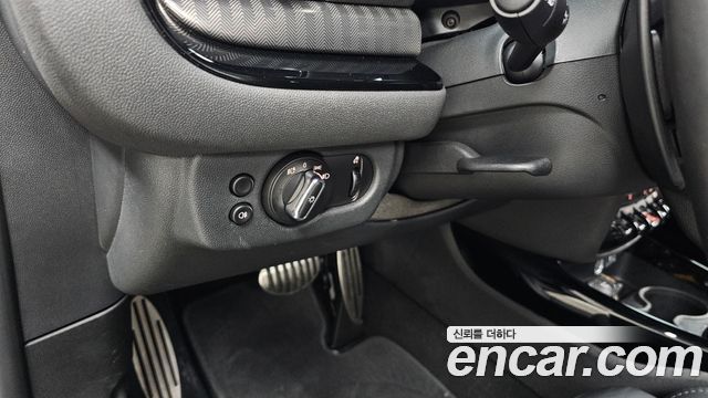 MINI Cooper S Clubman JCW 2nd Gen 2023 — фото 16
