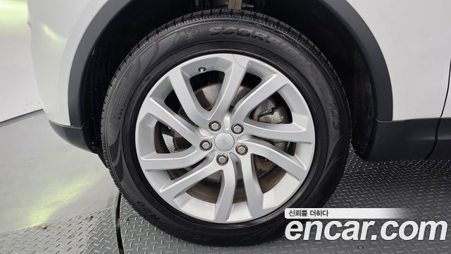 Land Rover Discovery 5 3.0 TD6 HSE 2018 — фото 5