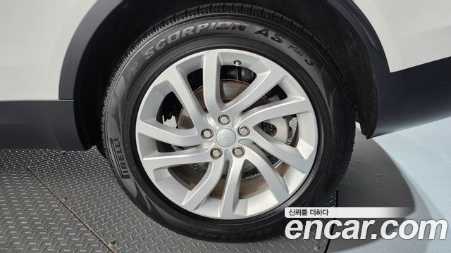 Land Rover Discovery 5 3.0 TD6 HSE 2018 — фото 21