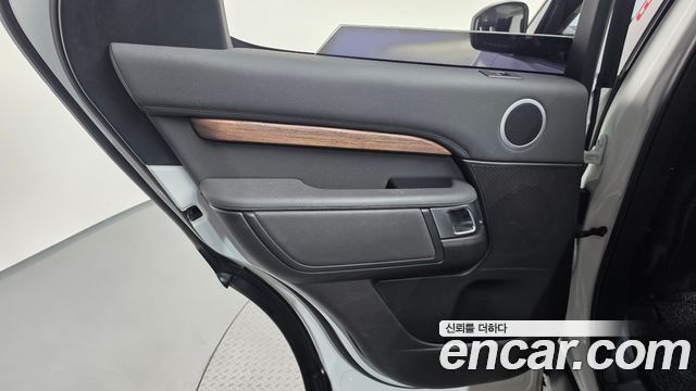 Land Rover Discovery 5 3.0 TD6 HSE 2018 — фото 25