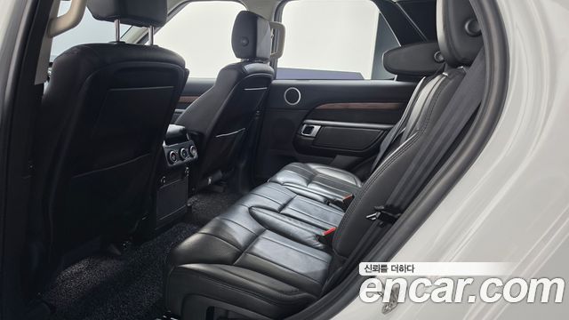 Land Rover Discovery 5 3.0 TD6 HSE 2018 — фото 28