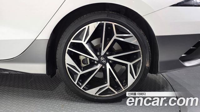 Hyundai Ioniq 6 Long Range Exclusive + 2023 — фото 27