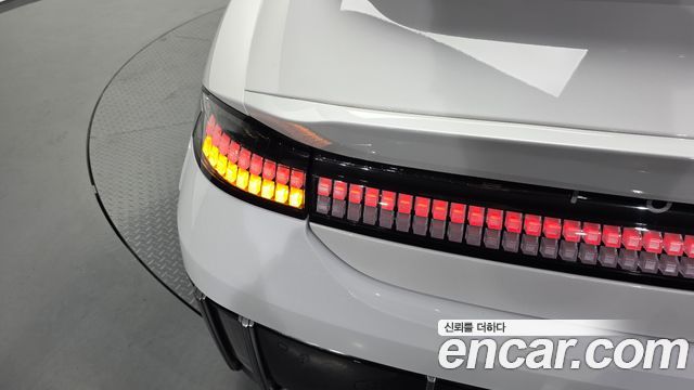 Hyundai Ioniq 6 Long Range Exclusive + 2023 — фото 29