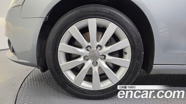 Audi A4 2.0 TFSI Quattro B8 2011 — фото 5