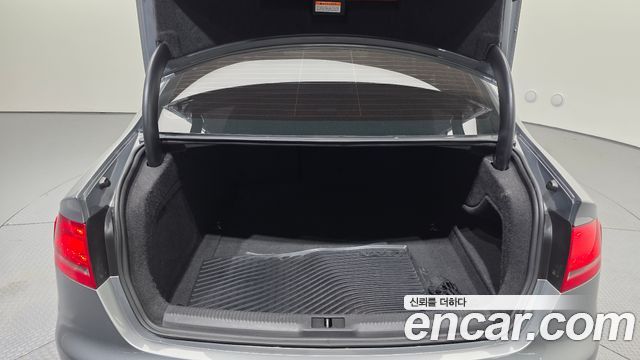 Audi A4 2.0 TFSI Quattro B8 2011 — фото 20