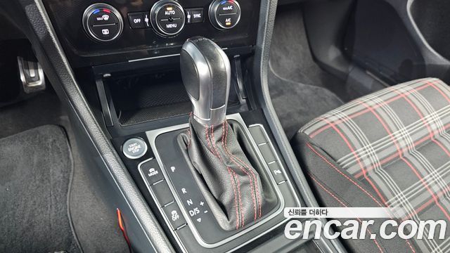 Volkswagen Golf (VII) 2.0 GTI Extreme Edition 2016 — фото 9