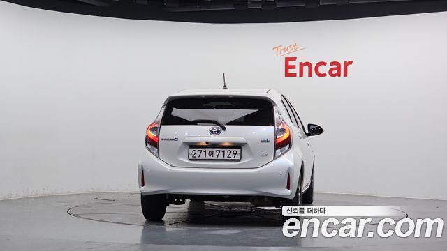 Toyota Prius C 1.5 2019 — фото 4