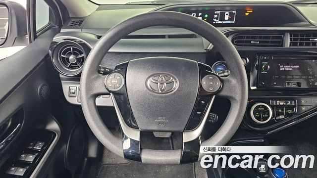 Toyota Prius C 1.5 2019 — фото 13