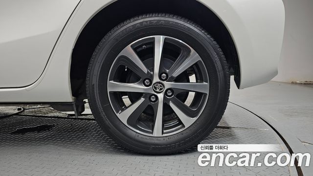 Toyota Prius C 1.5 2019 — фото 21