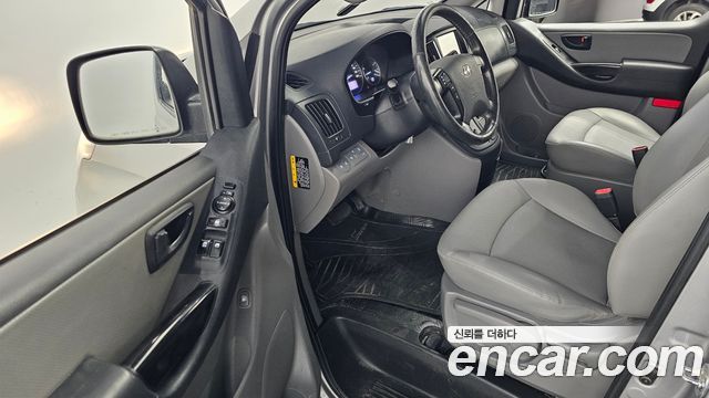 Hyundai Grand Starex Van 5-Seater Smart 2021 — фото 10