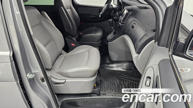 Hyundai Grand Starex Van 5-Seater Smart 2021 — фото 11