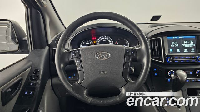 Hyundai Grand Starex Van 5-Seater Smart 2021 — фото 13