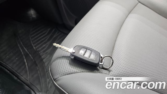 Hyundai Grand Starex Van 5-Seater Smart 2021 — фото 15