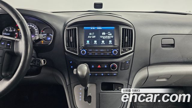 Hyundai Grand Starex Van 5-Seater Smart 2021 — фото 17