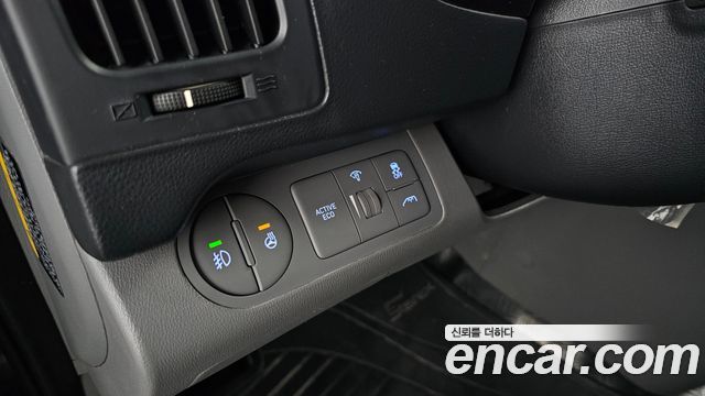Hyundai Grand Starex Van 5-Seater Smart 2021 — фото 20