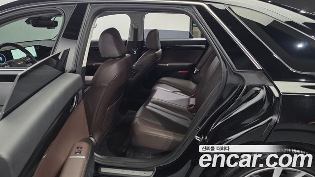 Hyundai Grandeur (GN7) 2,5 Gasoline 2WD Exclusive 2023 — фото 11