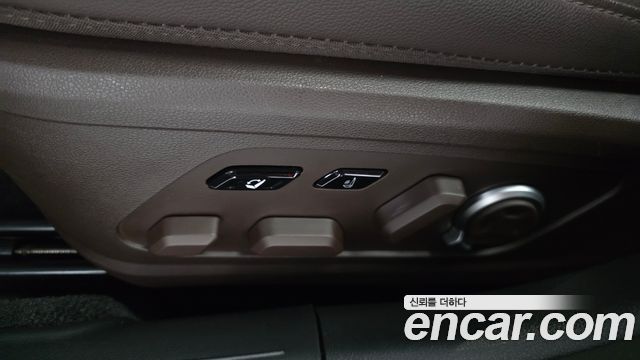 Hyundai Grandeur (GN7) 2,5 Gasoline 2WD Exclusive 2023 — фото 31