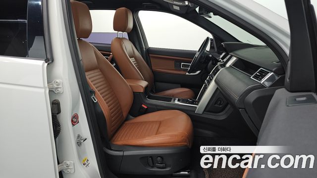 Land Rover Discovery Sport 2.0 TD4 HSE Luxury 2017 — фото 10