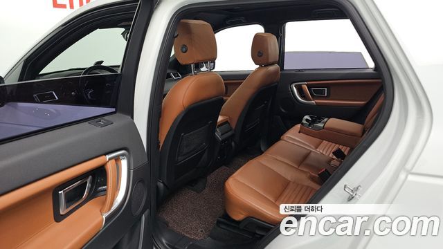 Land Rover Discovery Sport 2.0 TD4 HSE Luxury 2017 — фото 12
