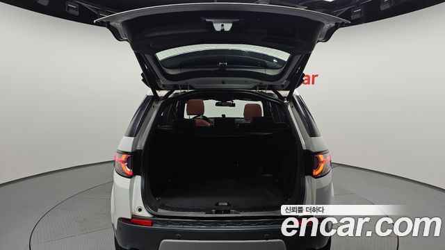 Land Rover Discovery Sport 2.0 TD4 HSE Luxury 2017 — фото 20