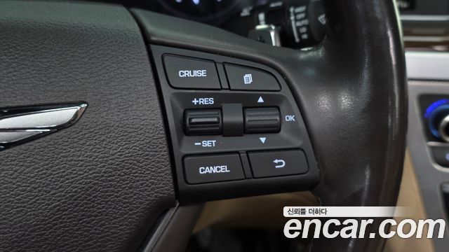 Genesis G80 3.3 GDI AWD Luxury 2017 — фото 17