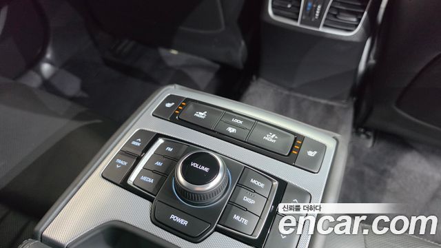 Genesis G80 3.3 GDI AWD Prestige 2018 — фото 16