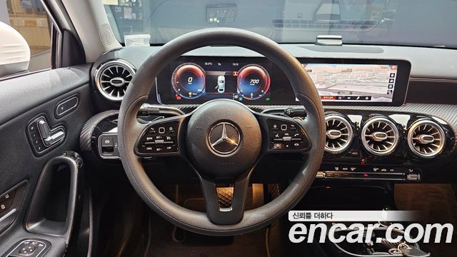 Mercedes-Benz A-Class (W177) A220 Sedan 2020 — фото 13