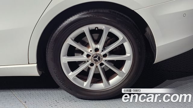 Mercedes-Benz A-Class (W177) A220 Sedan 2020 — фото 21