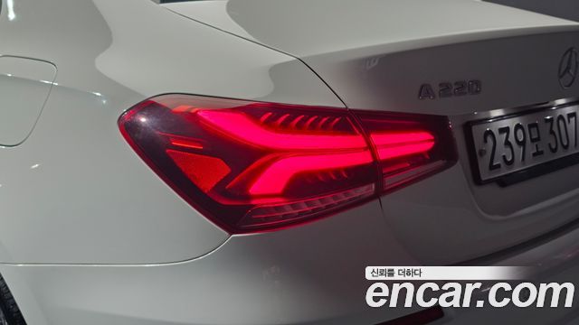 Mercedes-Benz A-Class (W177) A220 Sedan 2020 — фото 23