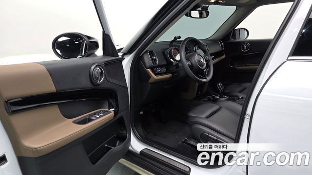 MINI Cooper D Countryman ALL4 2nd 2020 — фото 10