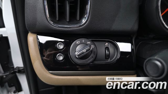 MINI Cooper D Countryman ALL4 2nd 2020 — фото 33